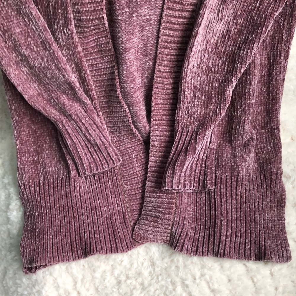 Woman’s L Sweater - Picture 2 of 2
